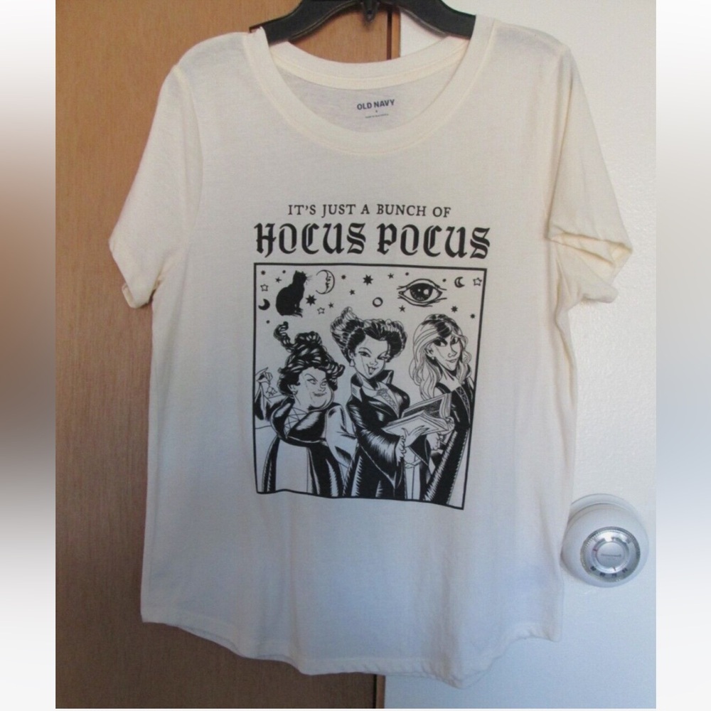 Old Navy Off-White Hocus Pocus Crew Neck XL T-Shirt